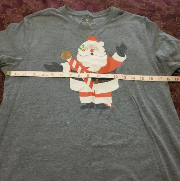 Young adult Tshirt, sz Medium 💚❤️ funny Santa with his North Pole - Picture 2 of 9